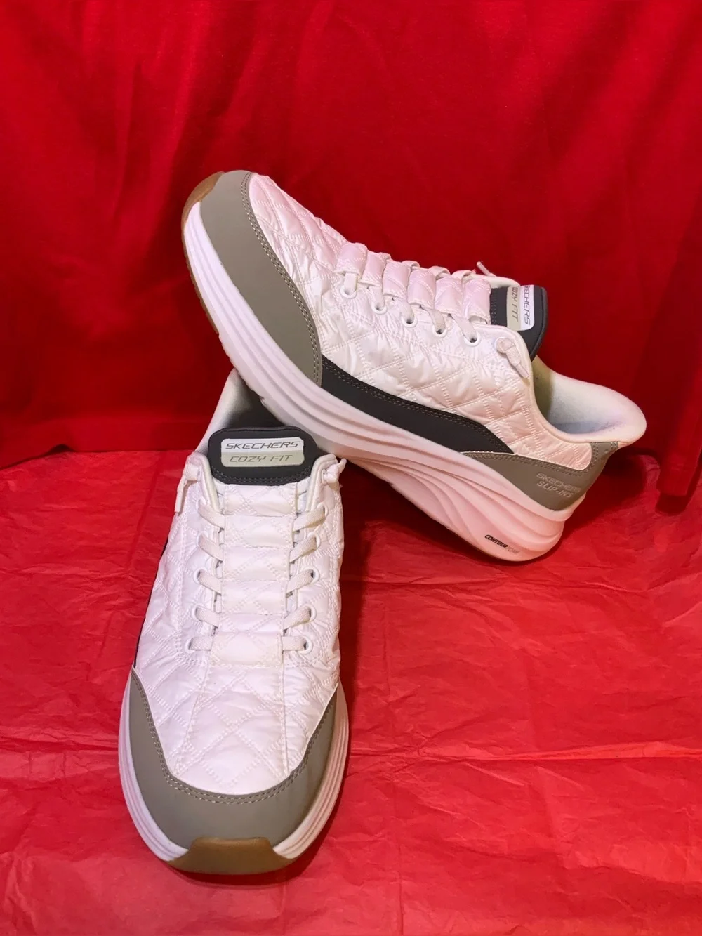 SKECHERS